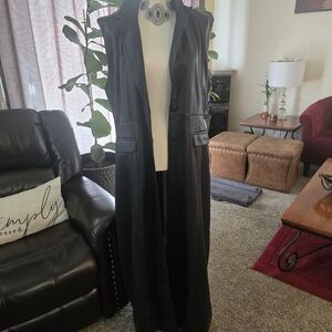 AKIRA Black Sleeveless Vest
